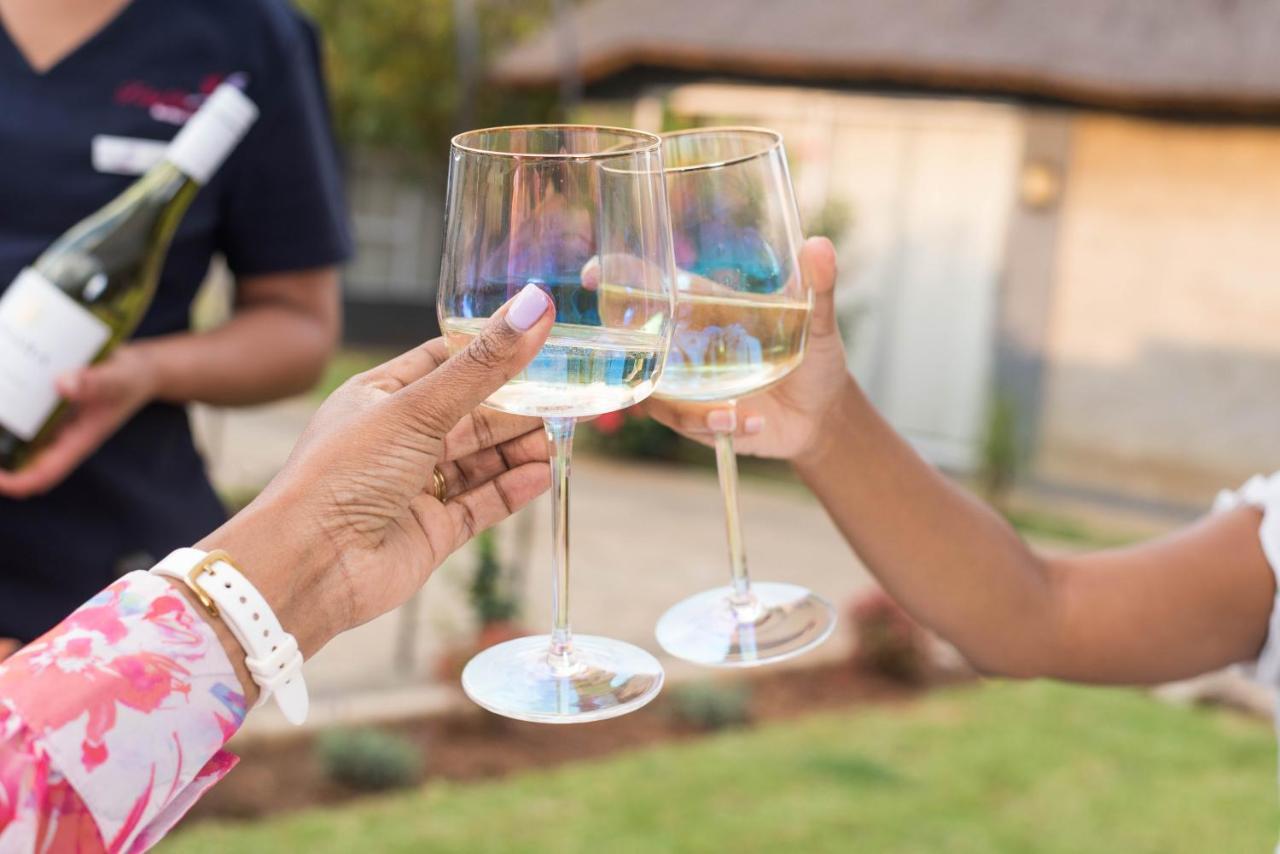Tshiberry Bed & Breakfast Phokeng Exterior photo