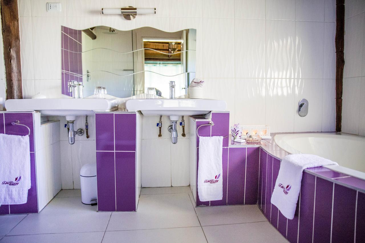 Tshiberry Bed & Breakfast Phokeng Exterior photo